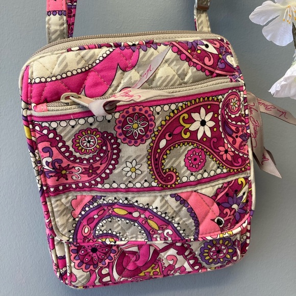 Vera Bradley Purse Crossbody Pink Paisley Bag Zips Long Strap Hipster - Picture 1 of 5